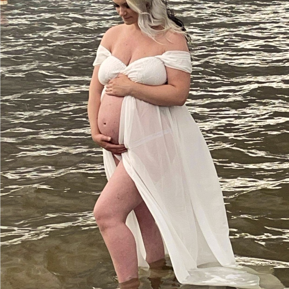 Maternity gown